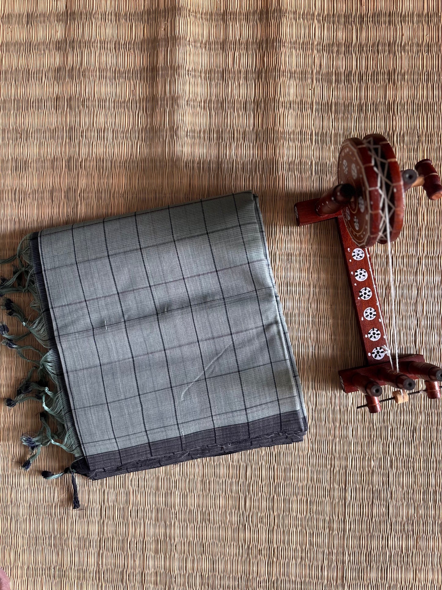 Grey & Charcoal Handwoven Mangalagiri Saree