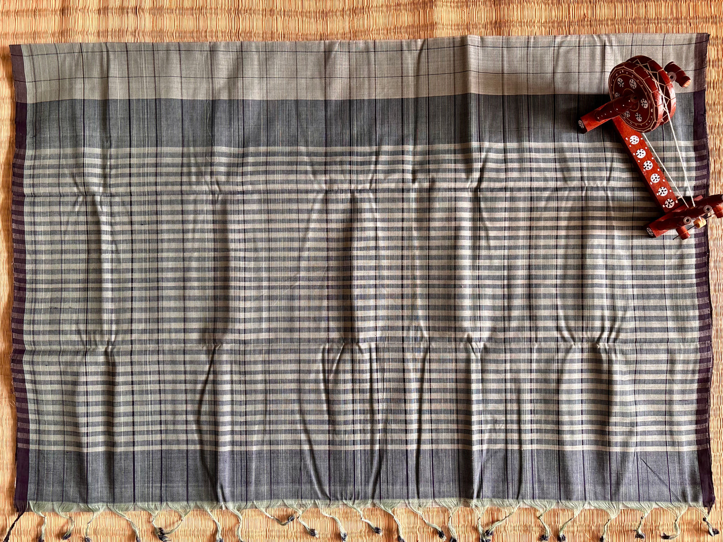 Grey & Charcoal Handwoven Mangalagiri Saree