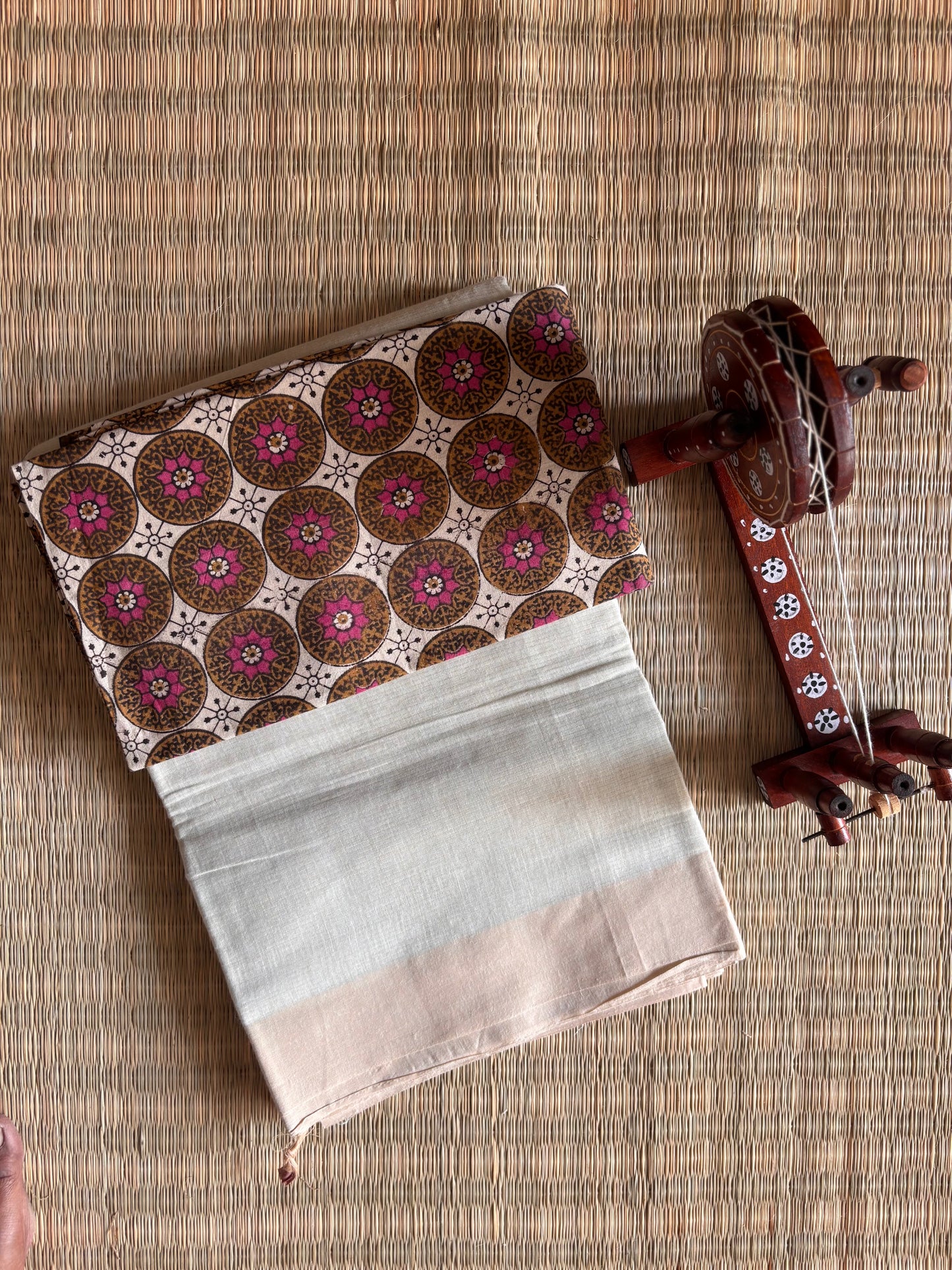 Beige Mangalagiri Cotton Saree with Kalamkari Blouse