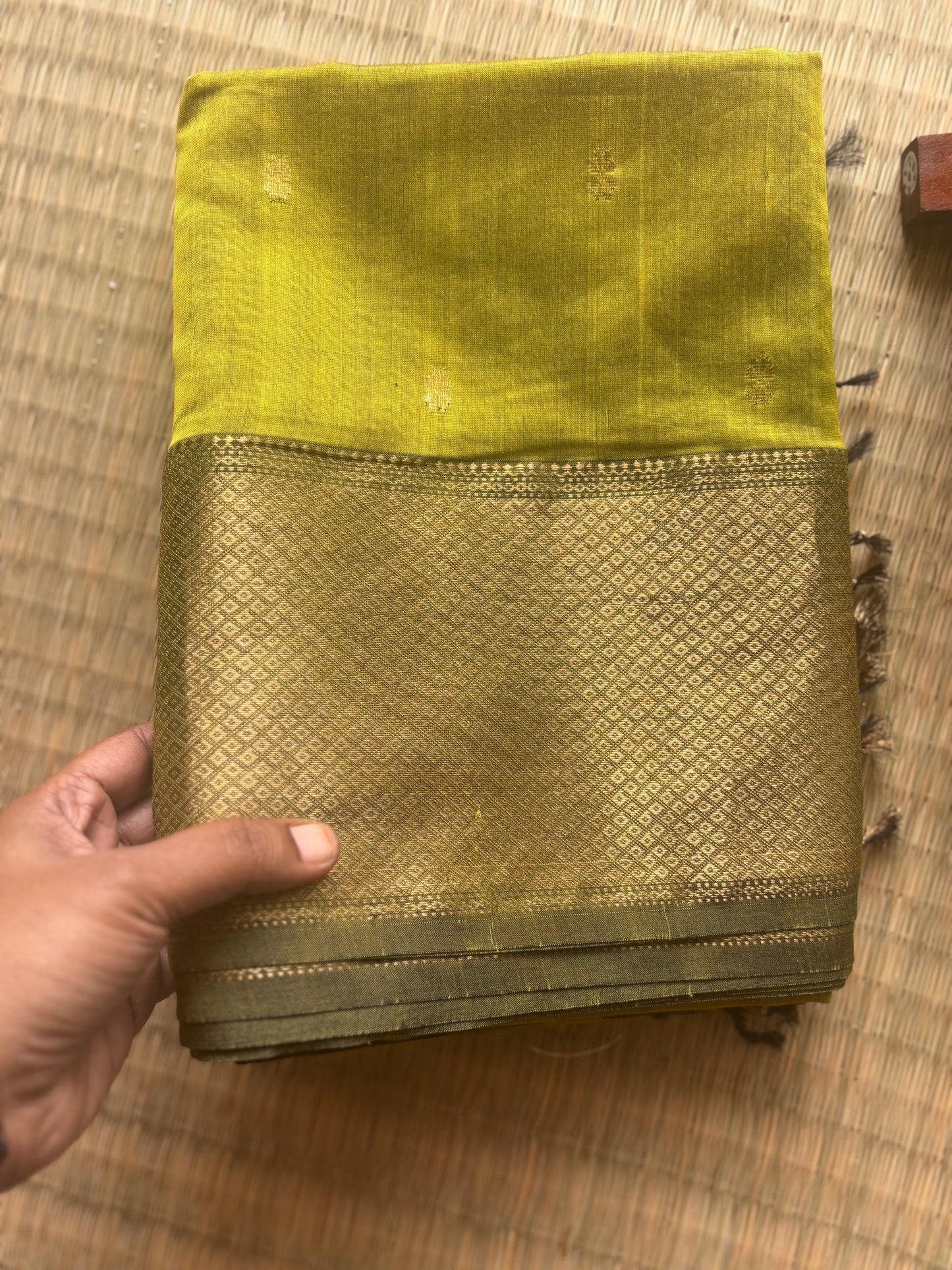 Lime Green Maheshwari Saree with Heavy Zari Border
