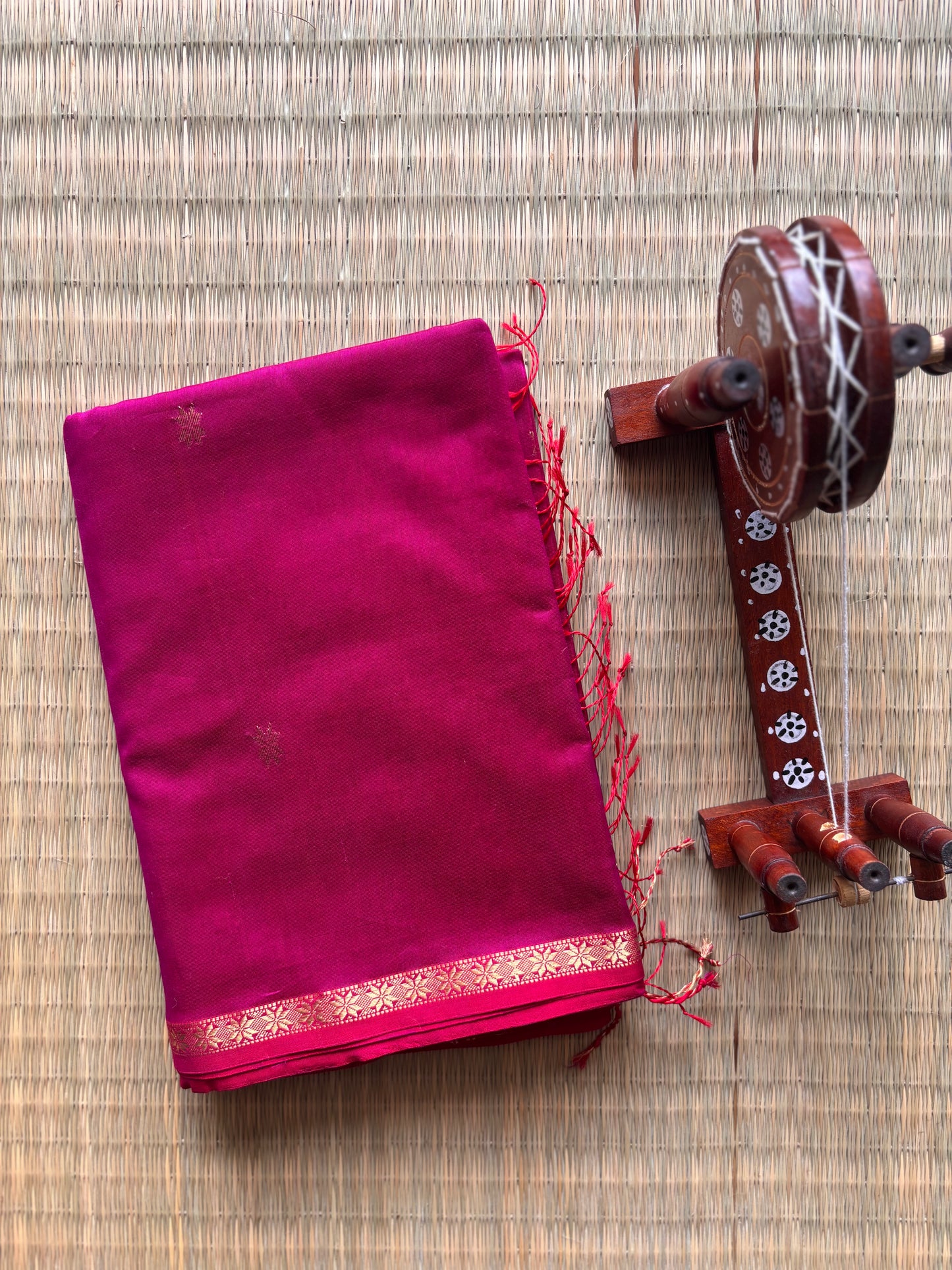 Bright Pink Handloom Maheshwari Saree with Small Gold Border