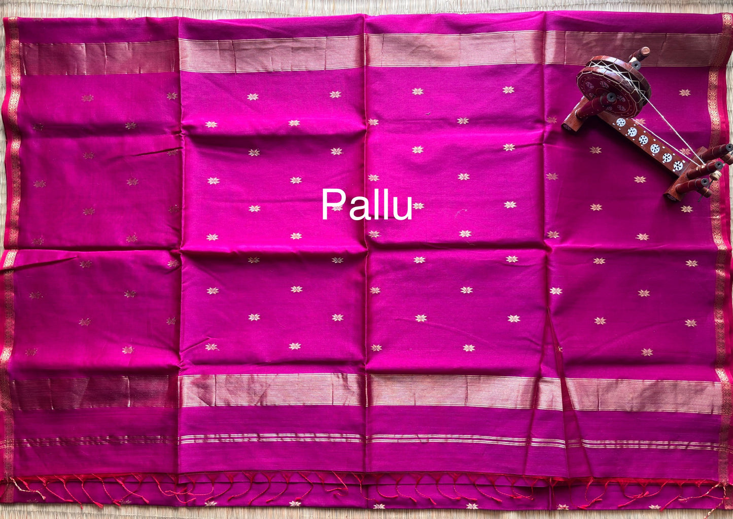 Bright Pink Handloom Maheshwari Saree with Small Gold Border