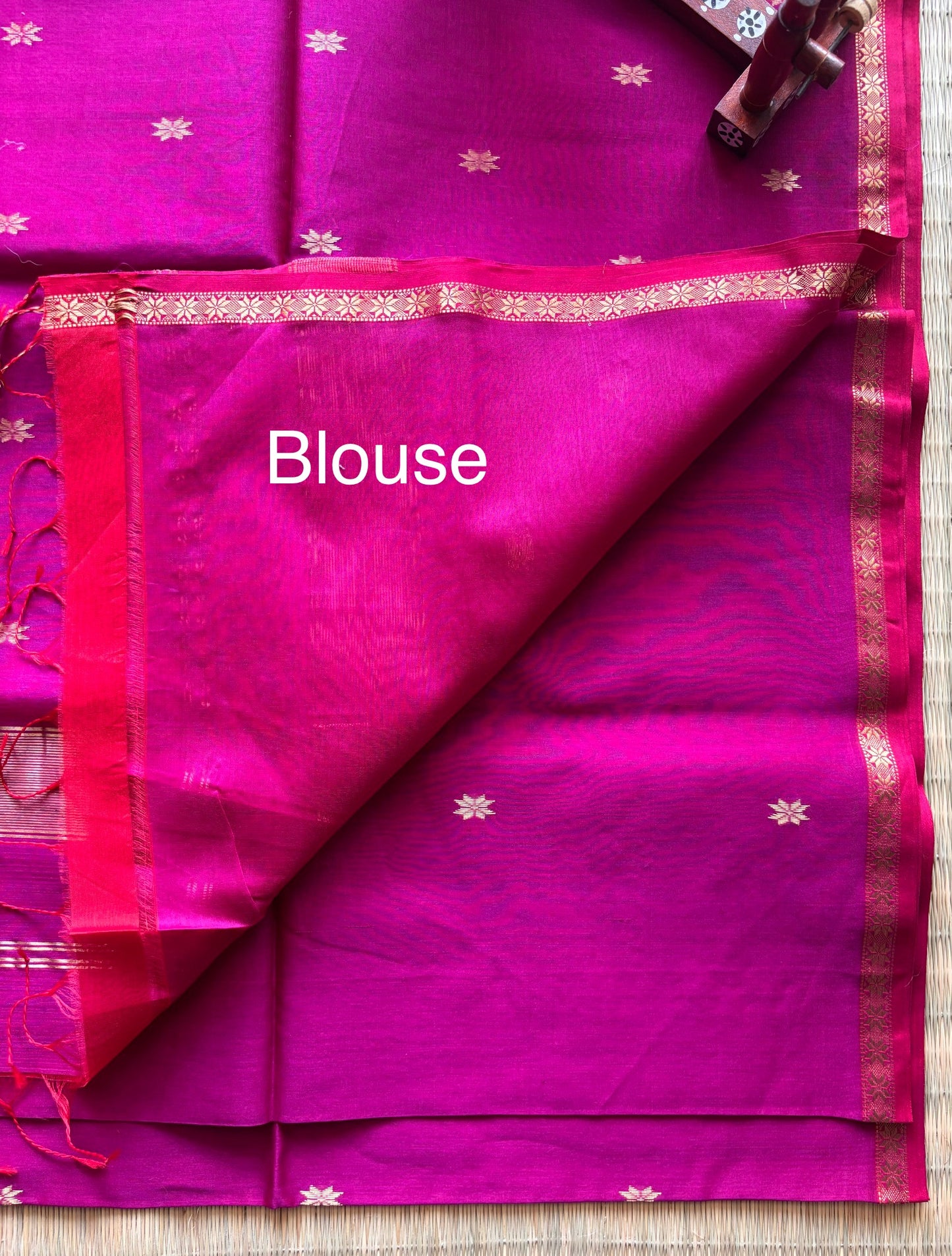 Bright Pink Handloom Maheshwari Saree with Small Gold Border