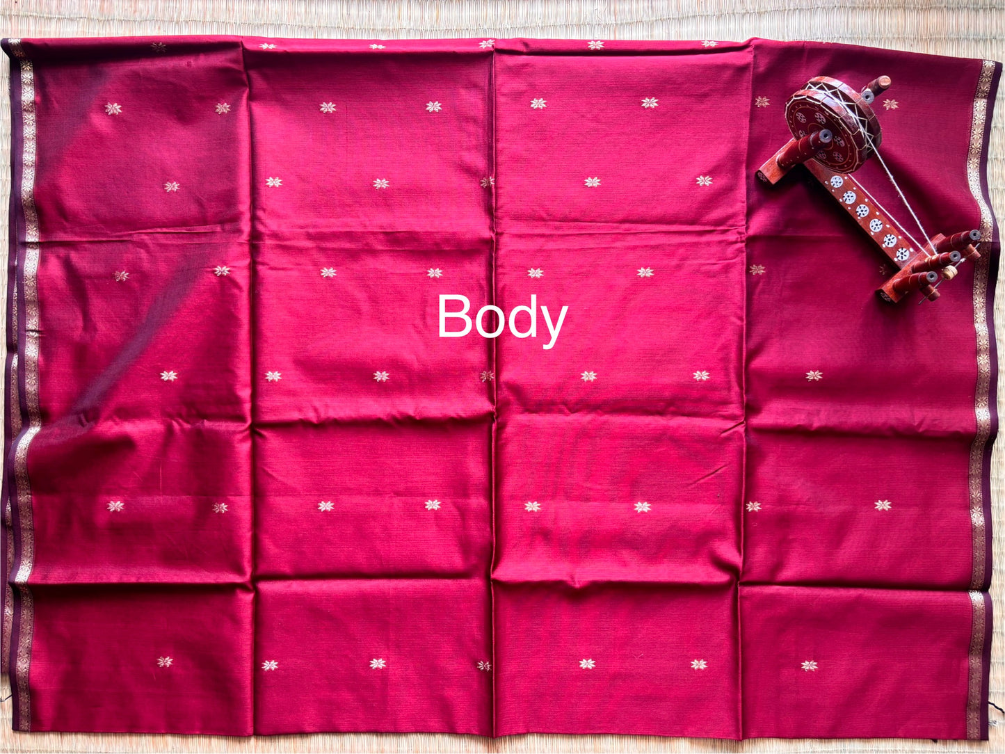 Maroon Handloom Maheshwari Saree with Small Gold Border