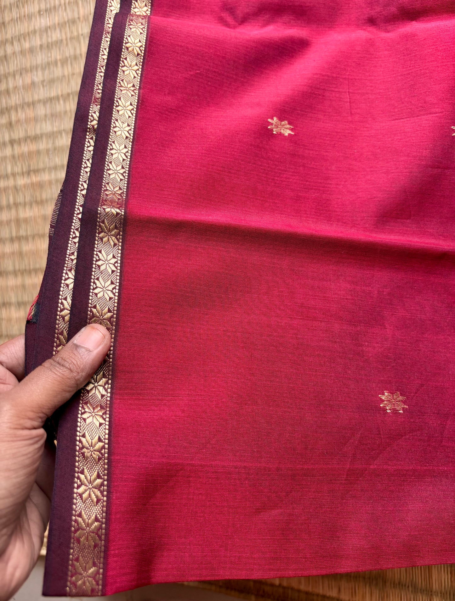 Maroon Handloom Maheshwari Saree with Small Gold Border