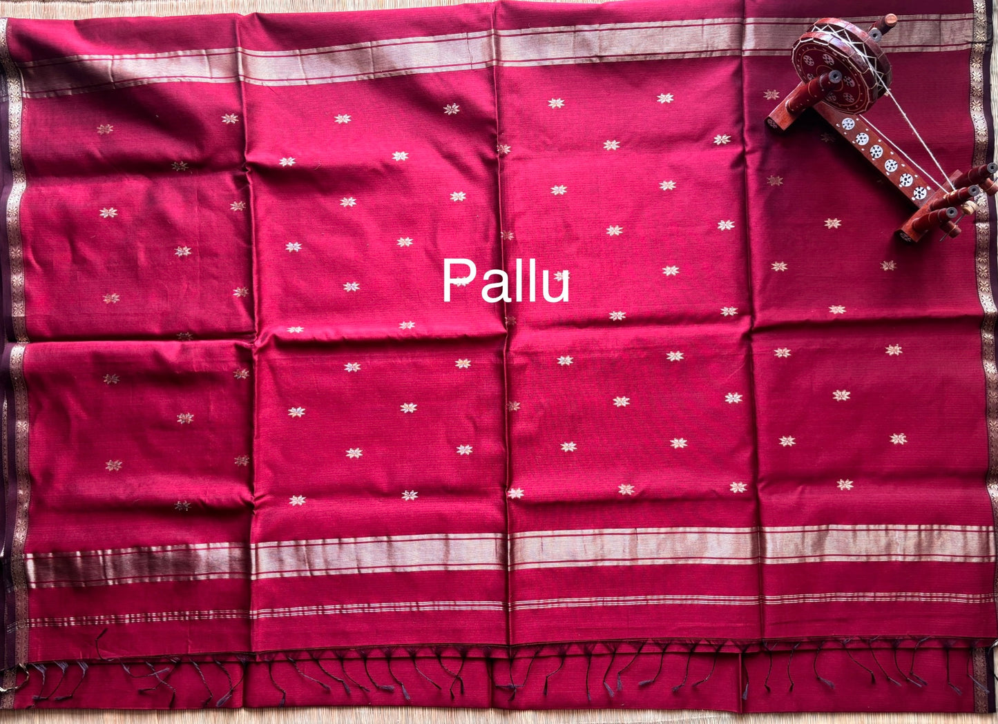 Maroon Handloom Maheshwari Saree with Small Gold Border