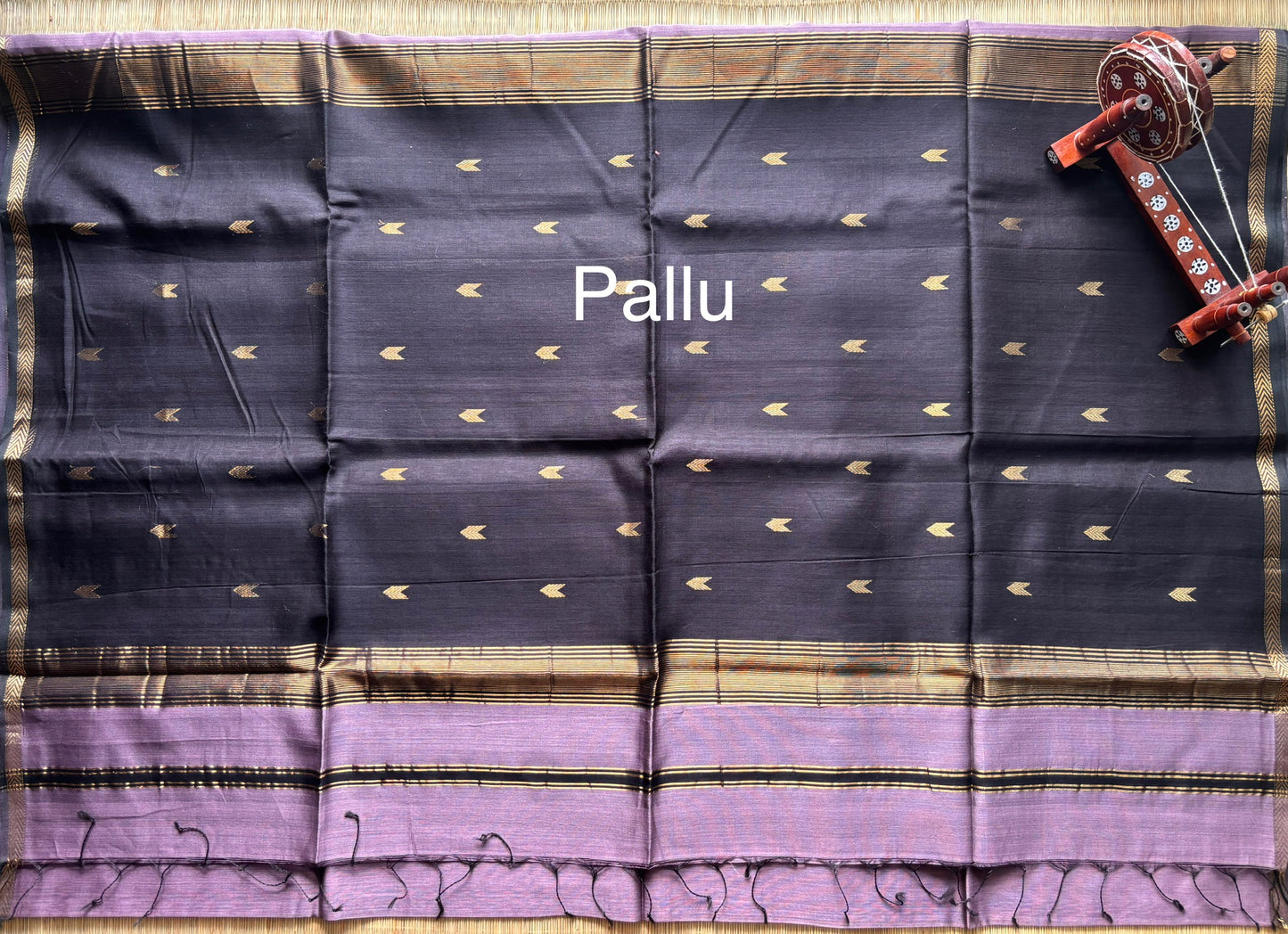 Lavender & Black Classic Maheshwari Saree