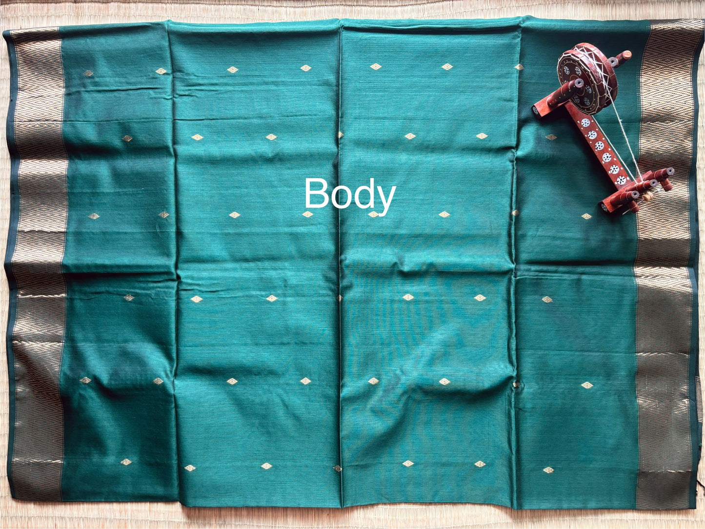 Classic Green Maheshwari Saree with Geometric Gold Zari Border