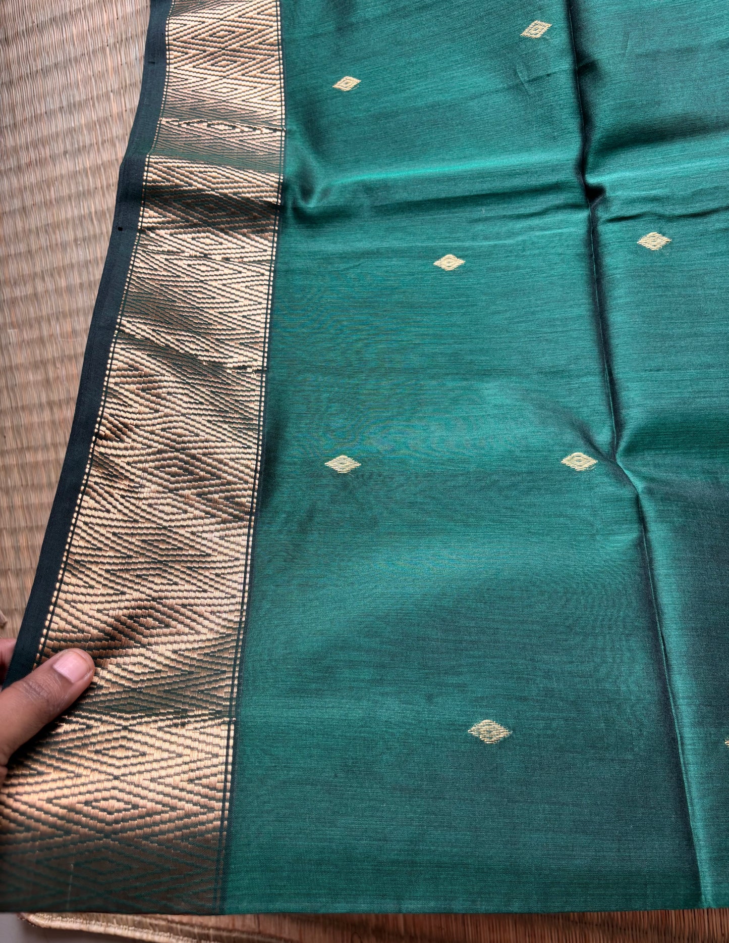 Classic Green Maheshwari Saree with Geometric Gold Zari Border