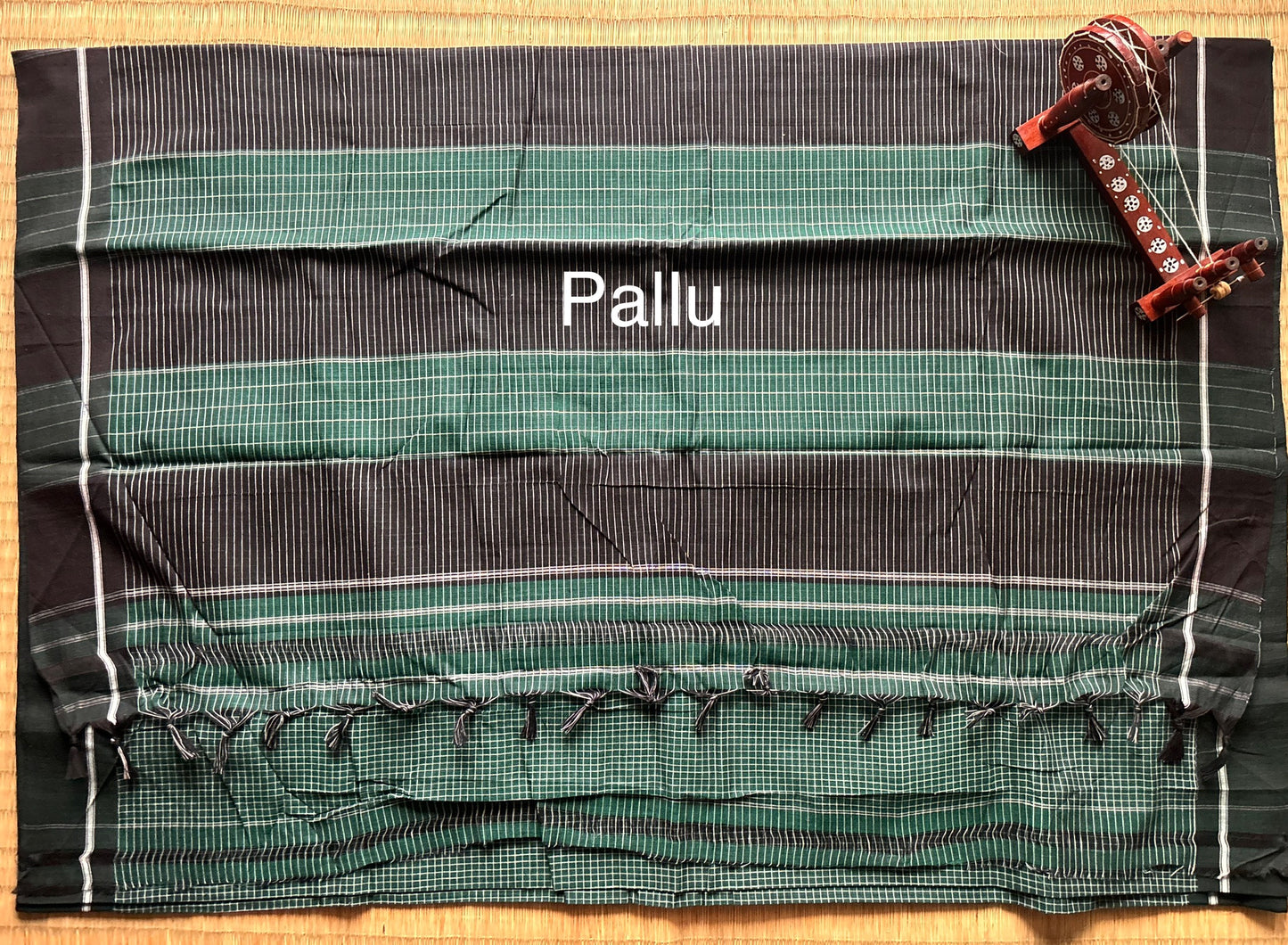 Forest Green Patteda Anchu Cotton Handloom Saree