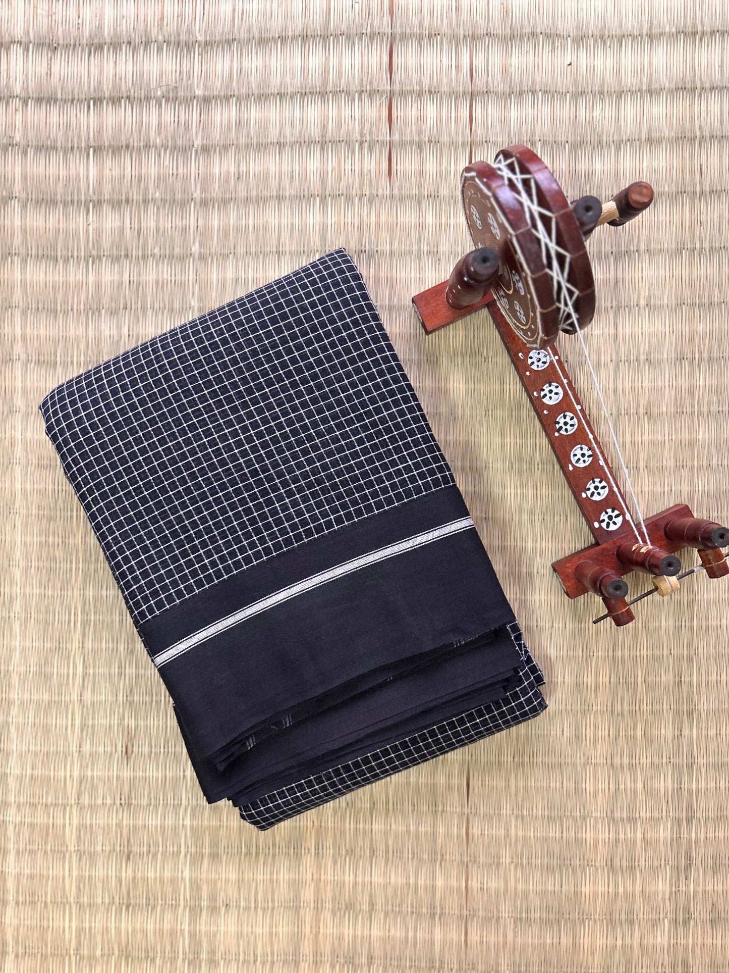 Classic Black Patteda Anchu Cotton Handloom Saree