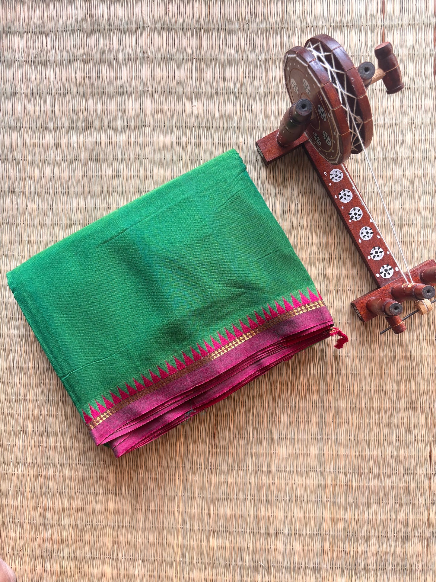 Parrot Green Narayanpet Handloom Cotton Saree