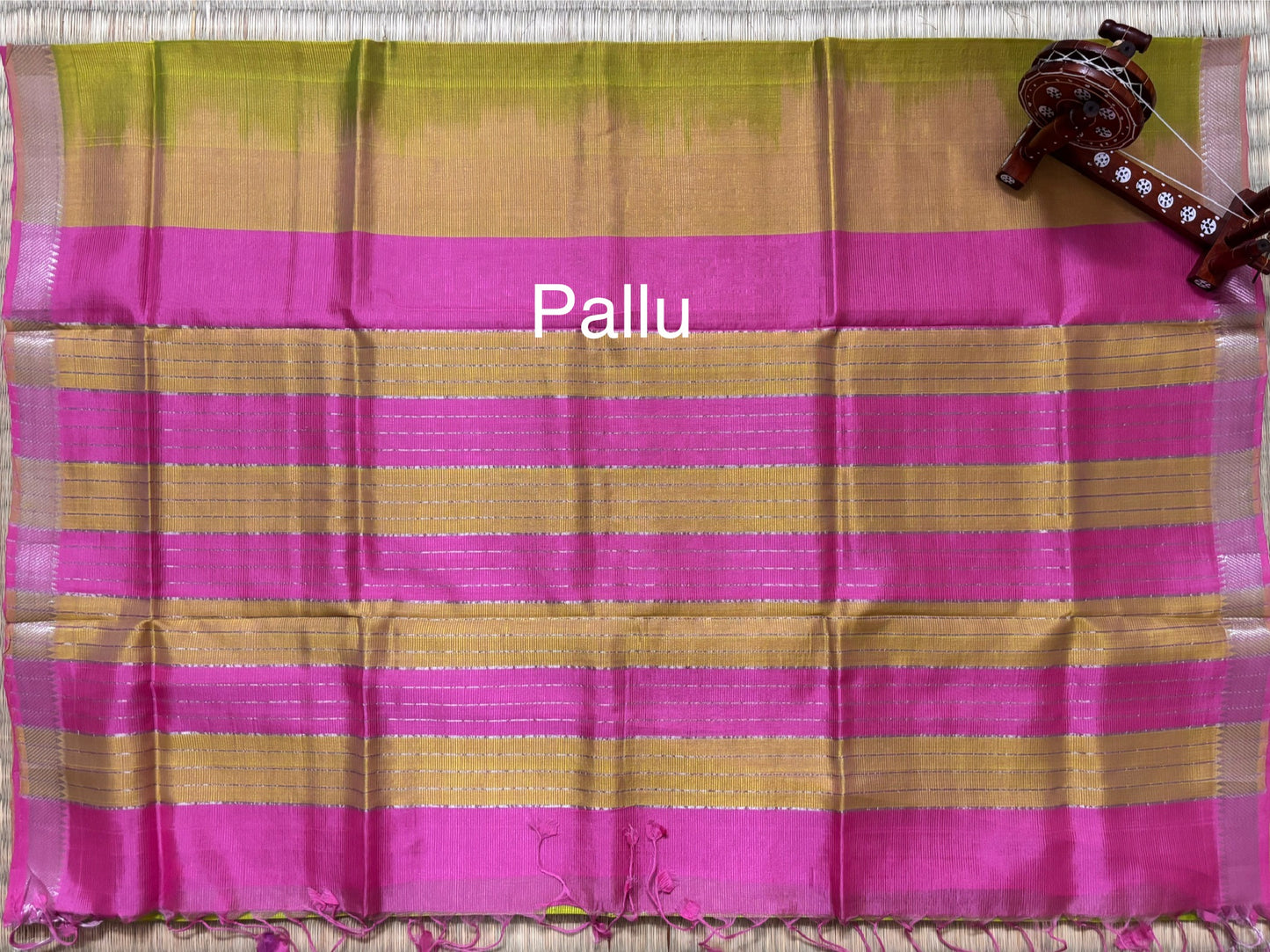 Parrot Green & Pink Classic Mangalagiri Handloom Silk Saree